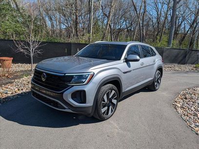 Used 2025 Volkswagen Atlas Cross Sport SE w/ Panoramic Sunroof Package