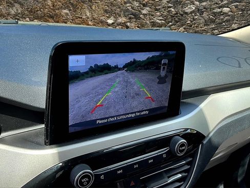 Used 2020 Ford Escape SE image 20