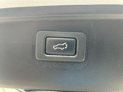 Used 2017 Subaru Outback 2.5i Premium AWD/4WD image 23