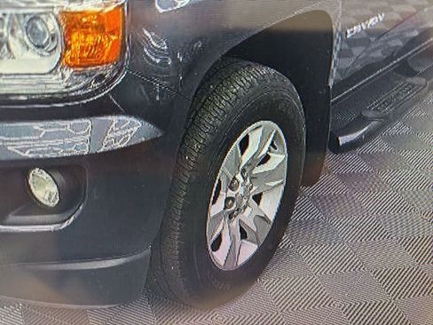 Used 2016 GMC Canyon SLE image 18