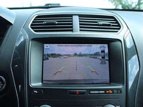 Used 2019 Ford Explorer XLT w/ Equipment Group 202A FWD image 21