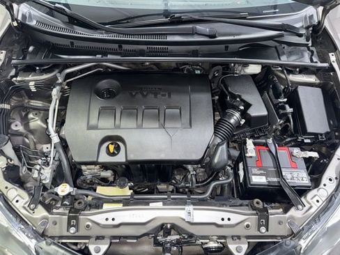 Used 2019 Toyota Corolla XLE w/ Carpet Mat Package (TMS) image 9