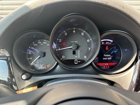 Certified 2025 Porsche Macan image 22