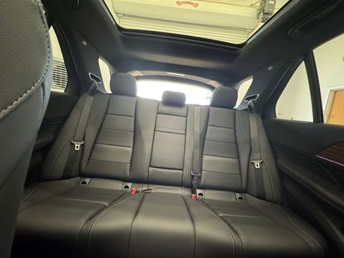 Used 2025 Mercedes-Benz GLE 350 4MATIC image 8