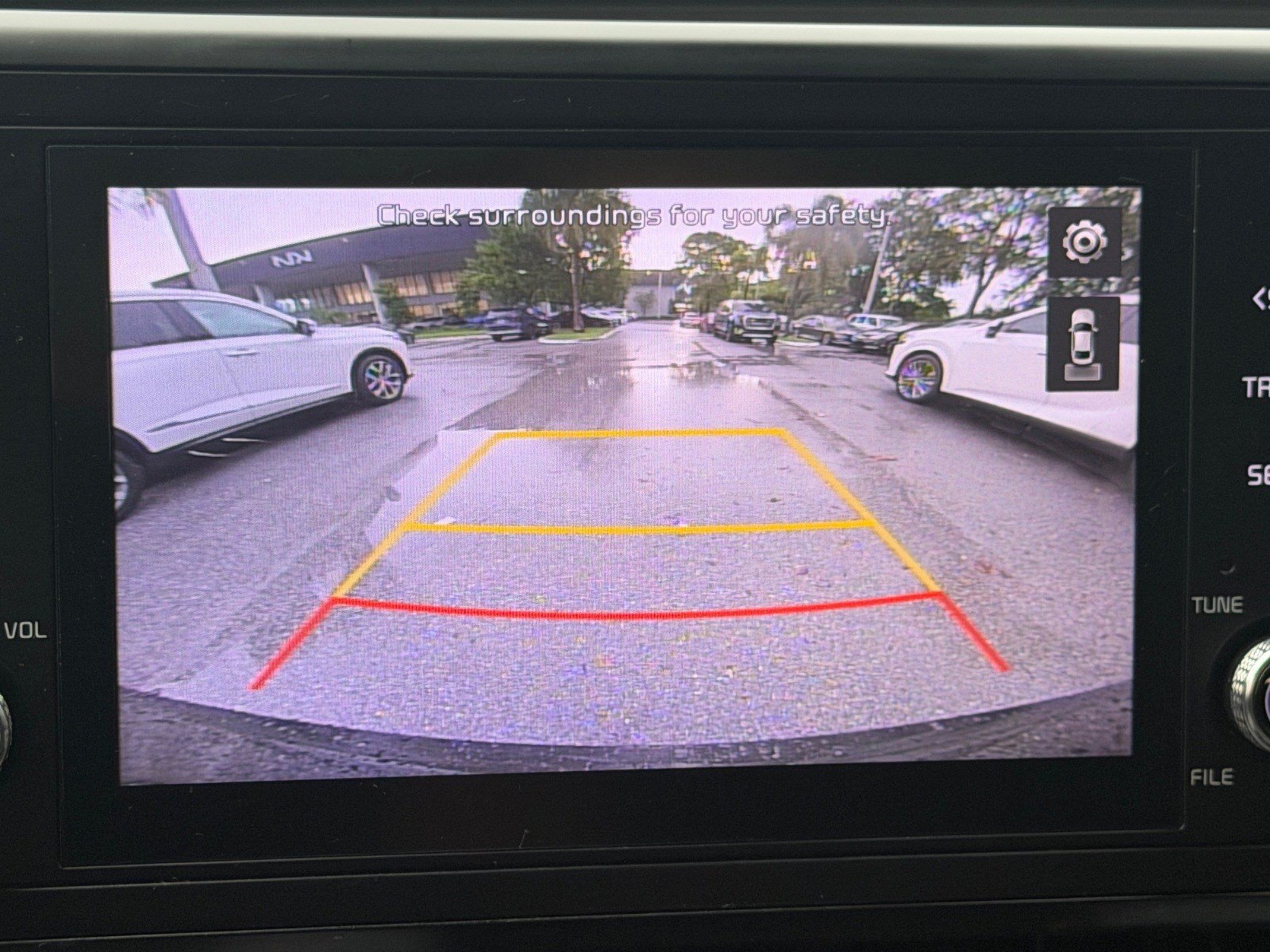 Used 2022 Kia Carnival LX FWD image 36