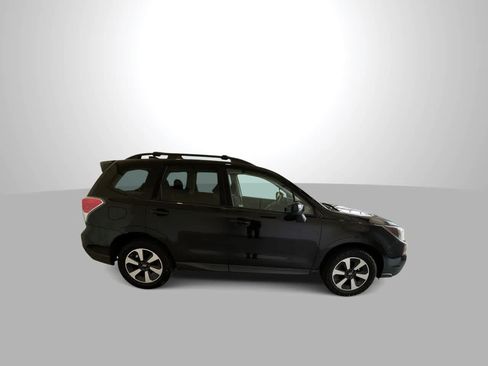 Used 2018 Subaru Forester 2.5i Premium w/ All-Weather Package AWD/4WD image 9