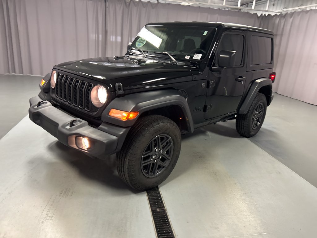 Used 2024 Jeep Wrangler Sport AWD/4WD image 3