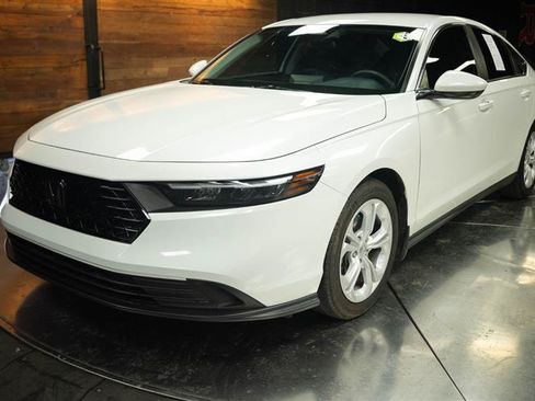 Used 2025 Honda Accord LX image 2