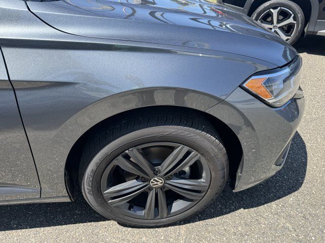 Used 2023 Volkswagen Jetta SE w/ Panoramic Sunroof Package FWD image 9