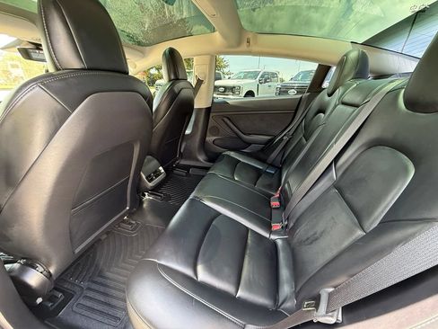 Used 2022 Tesla Model 3 RWD image 15