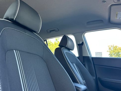 Used 2026 Hyundai Venue SEL FWD image 18