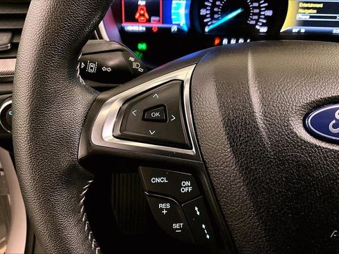 Used 2020 Ford Fusion SE w/ Equipment Group 151A image 17