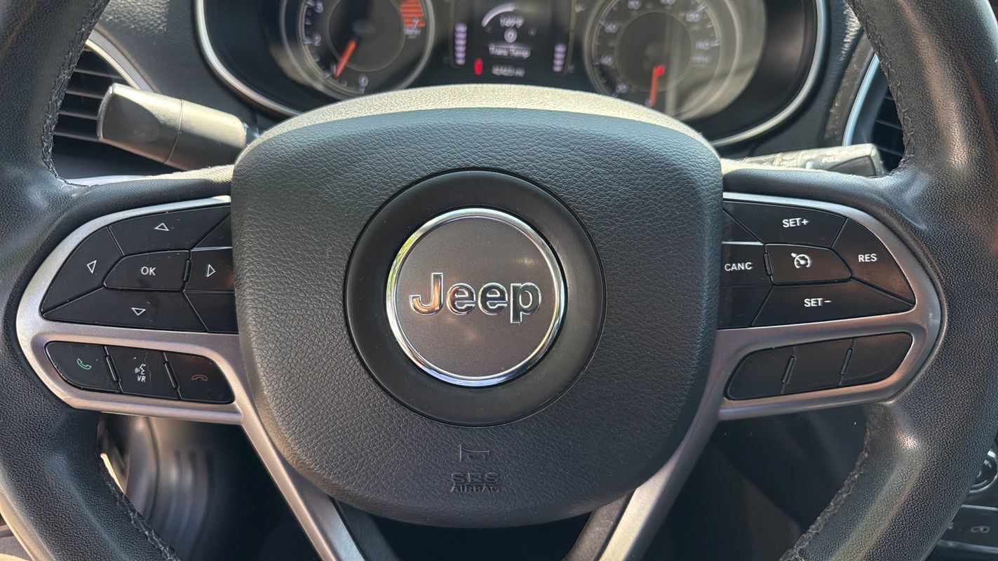 Used 2020 Jeep Cherokee Latitude Plus FWD image 10
