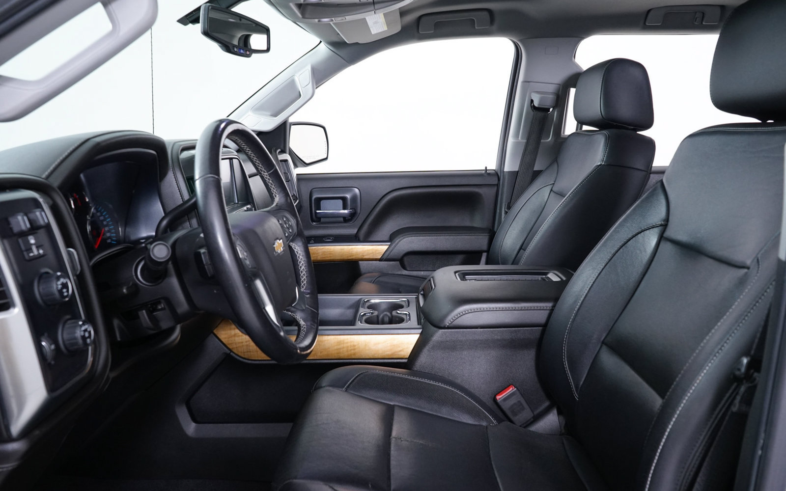 Used 2018 Chevrolet Silverado 1500 LTZ AWD/4WD image 5