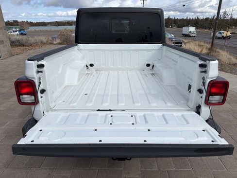 Used 2021 Jeep Gladiator Overland w/ Trailer Tow Package image 4