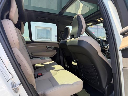 Certified 2025 Volvo XC90 B6 Plus AWD/4WD image 11