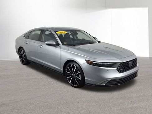 Used 2024 Honda Accord Touring image 11