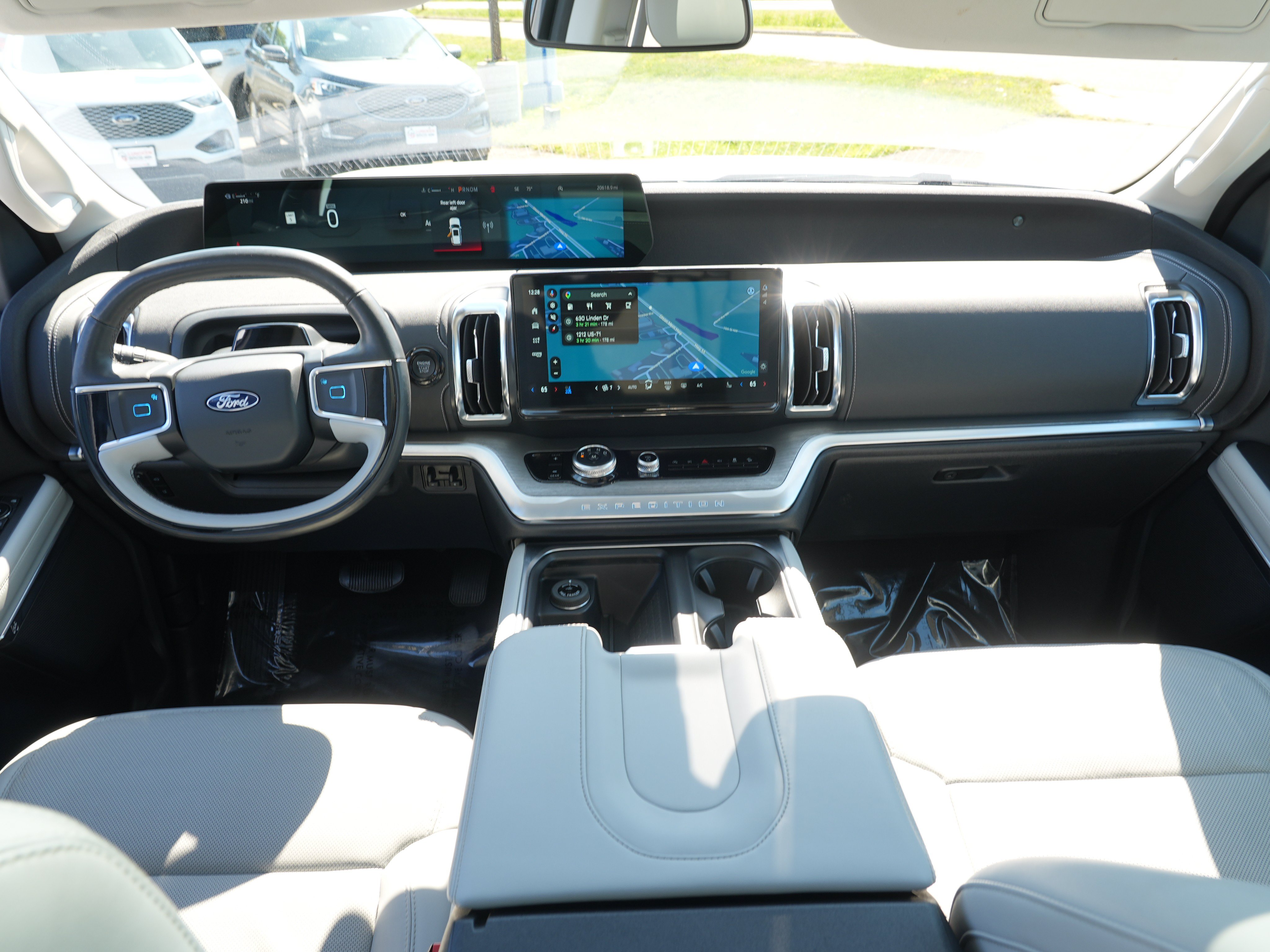 Used 2025 Ford Expedition Max Platinum AWD/4WD image 27
