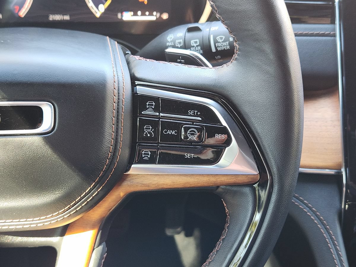 Used 2024 Jeep Grand Cherokee Summit AWD/4WD image 52