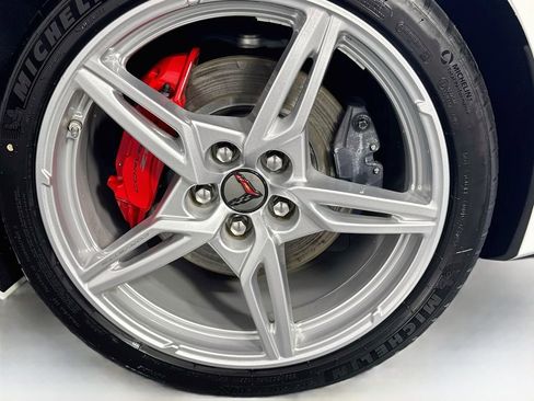 Used 2023 Chevrolet Corvette Stingray Premium Cpe w/ Z51 Performance Package RWD image 31