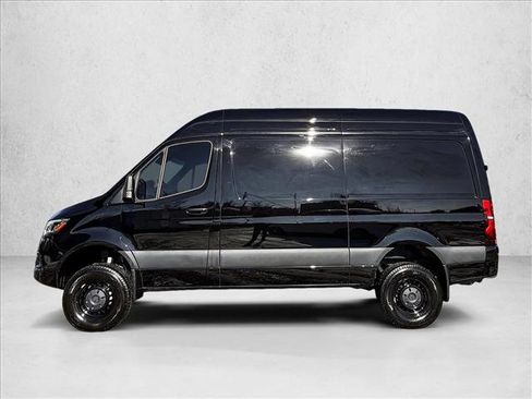 Used 2024 Mercedes-Benz Sprinter 2500 image 8