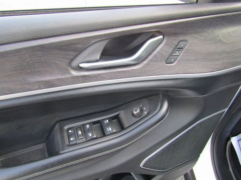 Used 2021 Jeep Grand Cherokee L Limited image 24