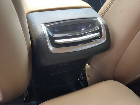 Used 2022 Cadillac XT6 Premium Luxury w/ Platinum Package AWD/4WD image 21