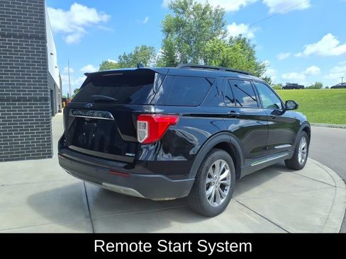 Used 2020 Ford Explorer XLT w/ Equipment Group 202A AWD/4WD image 7