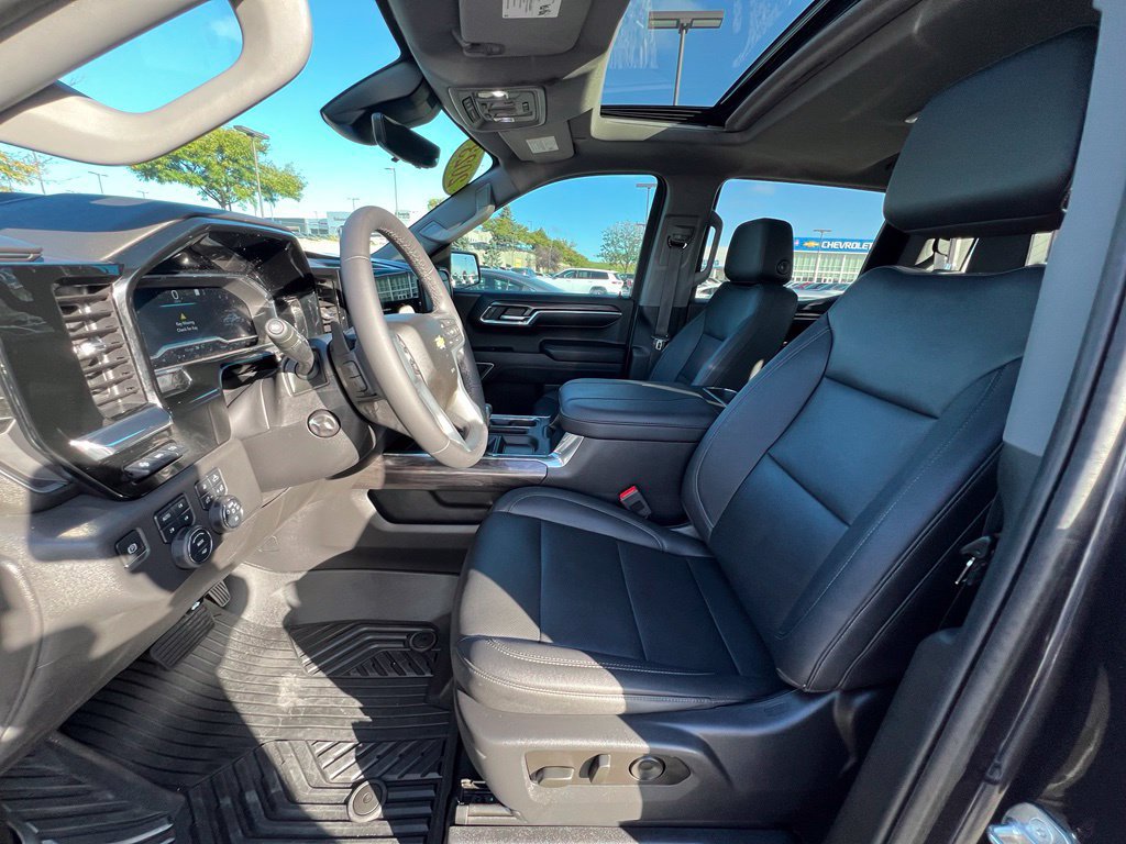 Used 2023 Chevrolet Silverado 1500 LTZ w/ LTZ Premium Package AWD/4WD image 19