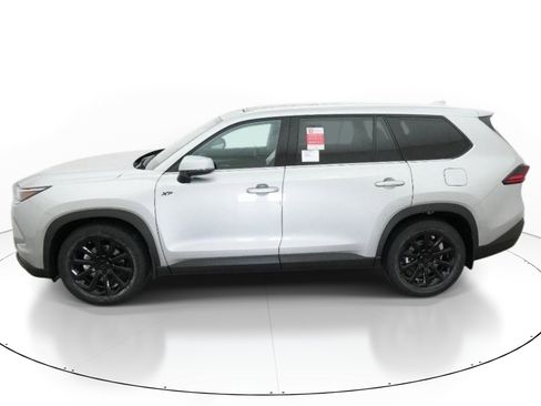 New 2026 Toyota Grand Highlander FWD image 3