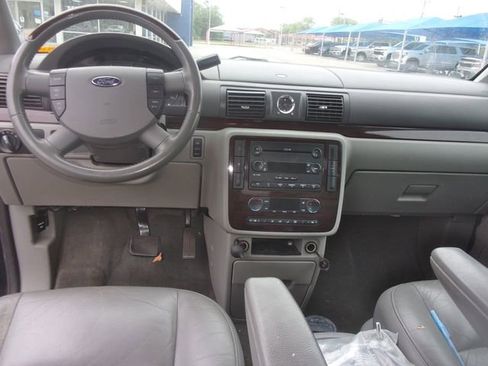 Used 2006 Ford Freestar Limited FWD image 9