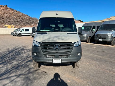 New 2025 Mercedes-Benz Sprinter 2500 image 8