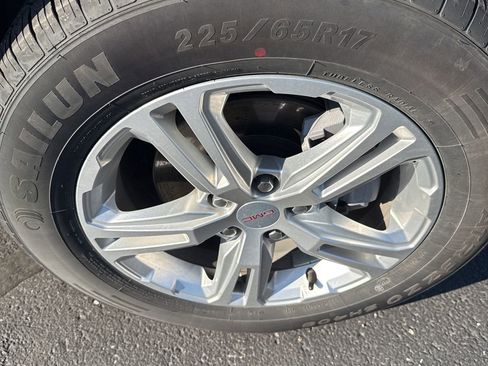 Used 2024 GMC Terrain SLE image 20