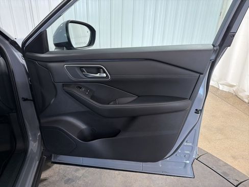 Used 2024 Nissan Rogue Platinum w/ Platinum Premium Package image 21