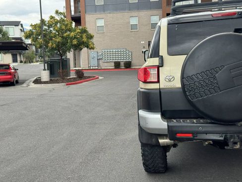 Used 2008 Toyota FJ Cruiser 4WD image 5