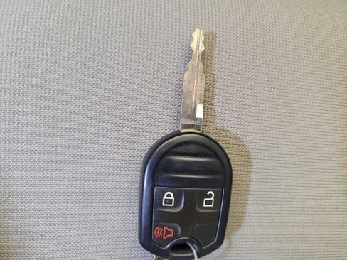 Used 2014 Ford Edge SE AWD/4WD image 32