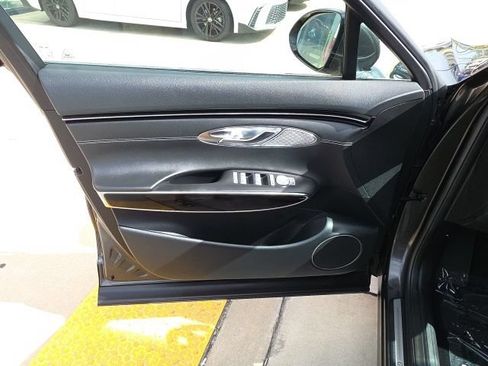 Used 2025 Genesis GV70 2.5T AWD/4WD image 10