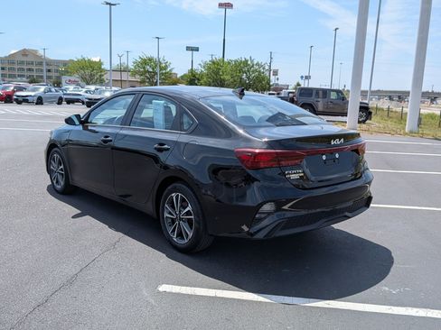 Used 2024 Kia Forte LXS FWD image 5