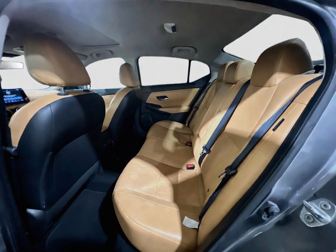 Used 2022 Nissan Sentra SV w/ SV Premium Package FWD image 17