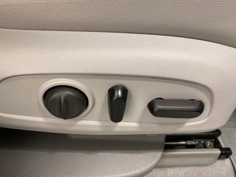 Used 2021 GMC Acadia SLT w/ Preferred Package image 44