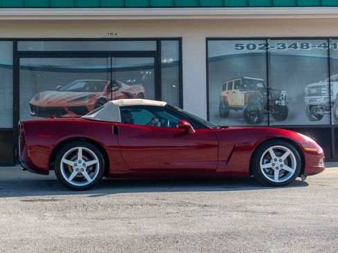 Used 2005 Chevrolet Corvette Convertible w/ Preferred Equipment Group RWD image 2