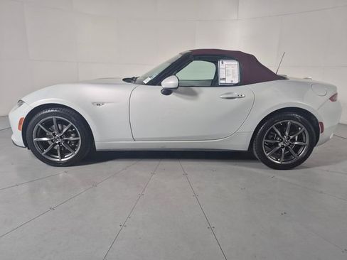 Used 2018 MAZDA MX-5 Miata Grand Touring RWD image 2