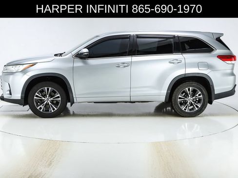 Used 2018 Toyota Highlander LE image 40
