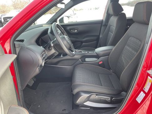 Used 2025 Honda HR-V Sport image 8
