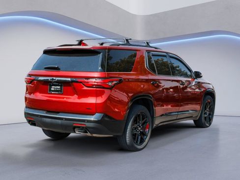 Used 2022 Chevrolet Traverse Premier w/ Redline Edition AWD/4WD image 5