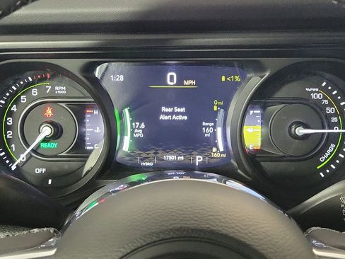 Used 2025 Jeep Wrangler Unlimited Sahara w/ Safety Group image 17