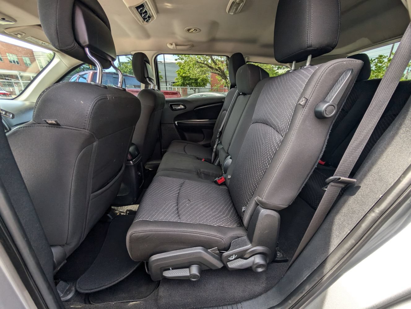 Used 2019 Dodge Journey SE w/ Connectivity Group FWD image 17