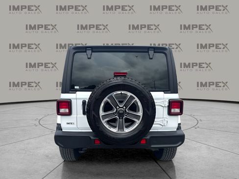 Used 2022 Jeep Wrangler Unlimited Sahara w/ Cold Weather Group AWD/4WD image 4