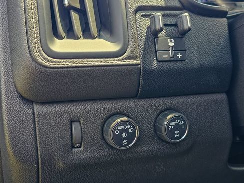 Used 2018 GMC Canyon SLE w/ Nightfall Edition AWD/4WD image 14