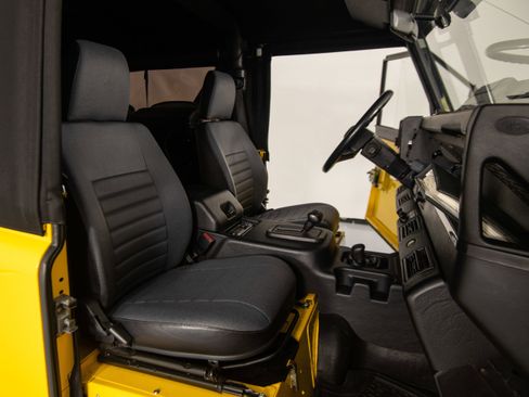 Used 1997 Land Rover Defender 90 image 17